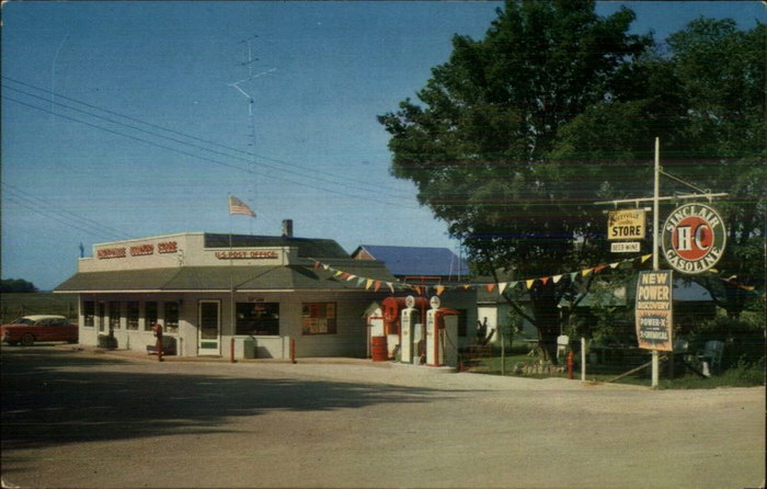 HOXEYVILLE MI COUNTRY STORE GAS STATION ROADSIDE POSTCARD